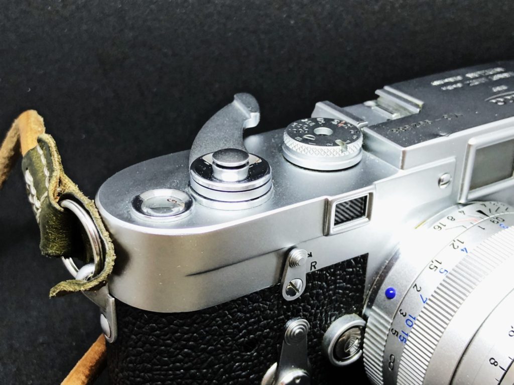 Leicaと相性抜群。ミニマルなソフトレリーズボタンクライネのススメ