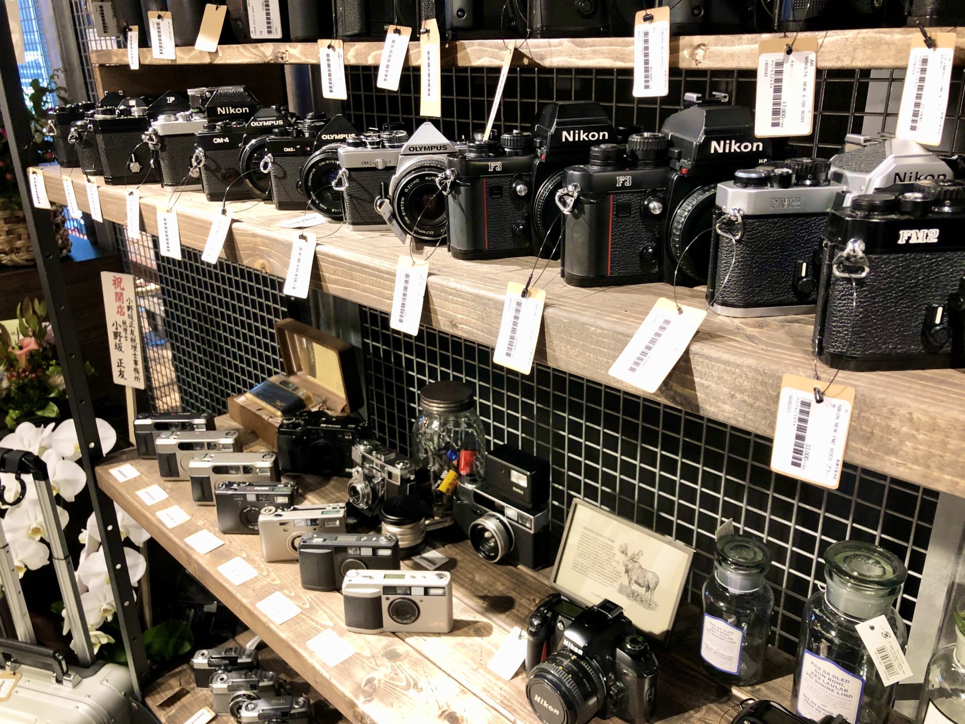 秋葉原に新しくOPENしたカメラ店、2ndBASE by sanpoucameraの良さが140字で収まらなかったので記事にしてみた