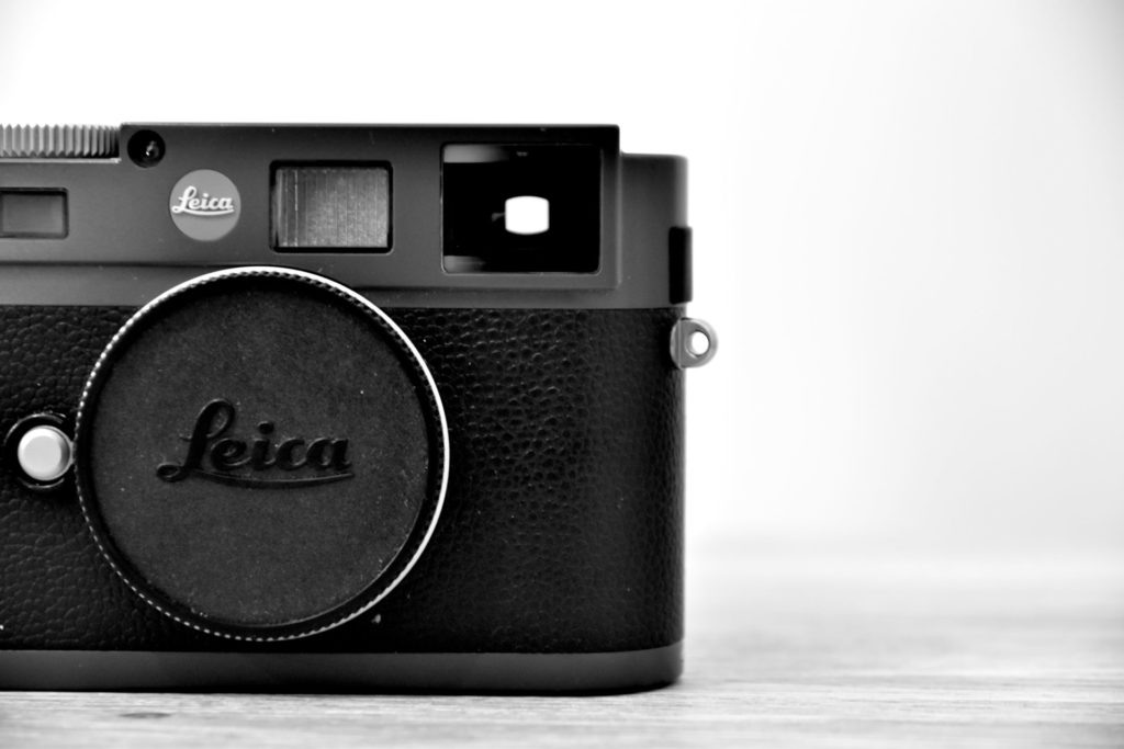 Leica M-Eを買い戻して、ロゴと張り革をカスタマイズした話