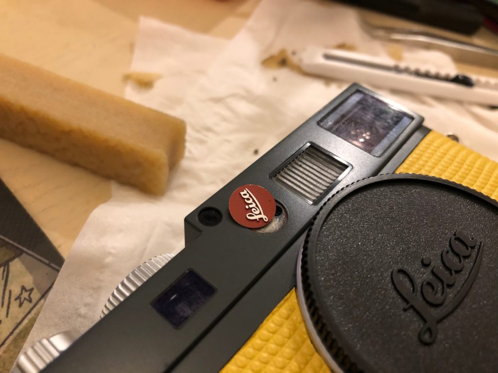 Leica M-Eを買い戻して、ロゴと張り革をカスタマイズした話